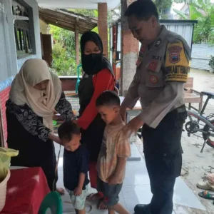 Tingkatkan Sinergitas, Bhabinkamtibmas Kelurahan Sumurpanggang Berikan Pendampingan Giat ILP