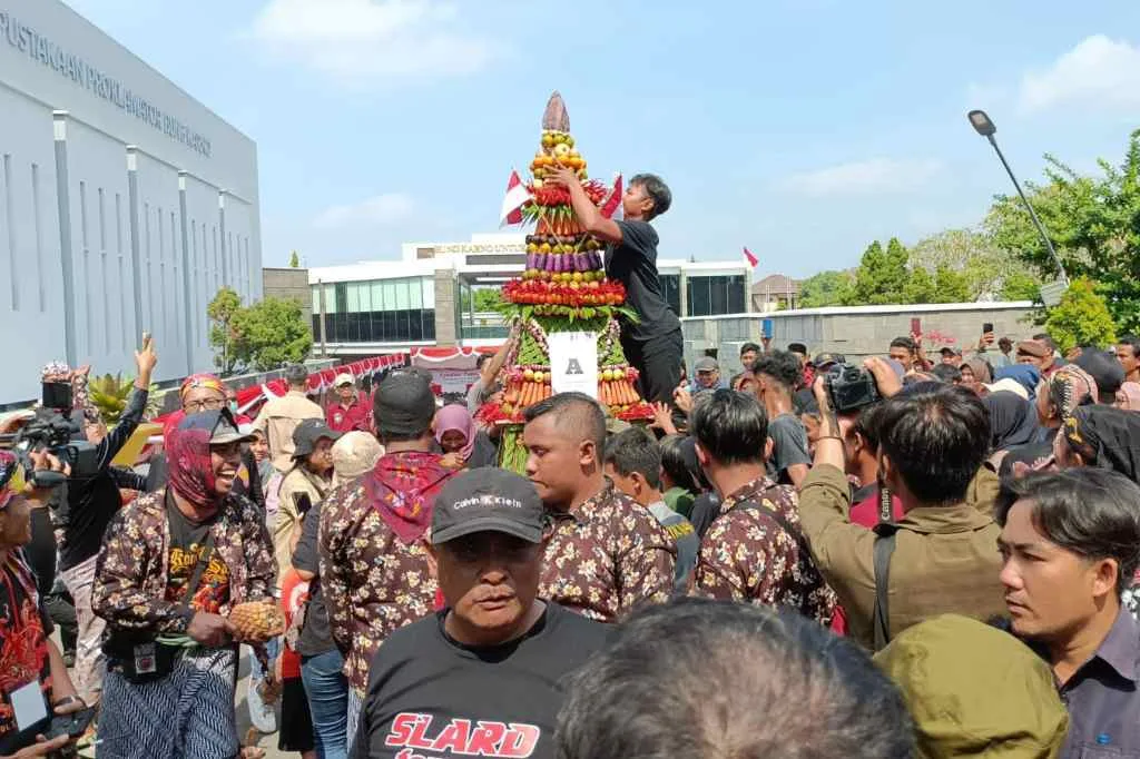Warga Antusias Ramaikan Grebeg Pancasila Yang Digelar Pemkot Blitar