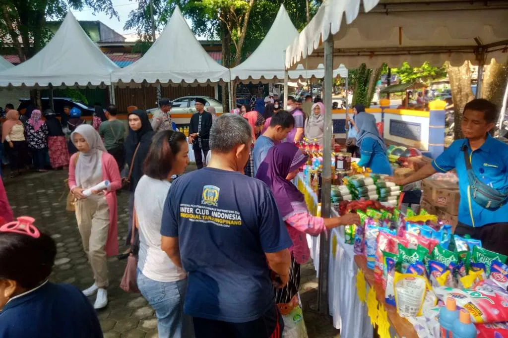 Cegah Inflasi Pangan, Pemprov Bengkulu Gelar Pasar Murah di 9 Kecamatan Cegah Inflasi Pangan, Pemprov Bengkulu Gelar Pasar Murah di 9 Kecamatan