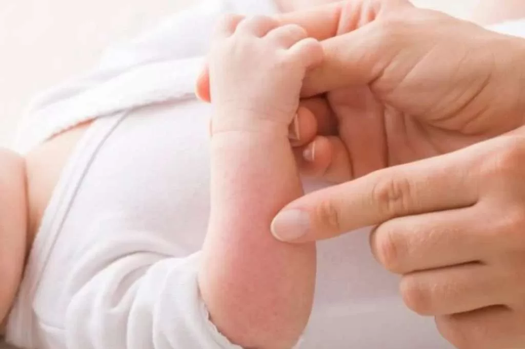 Dokter Spesialis: Asap Rokok Merusak Kulit Anak dan Pori-porinya