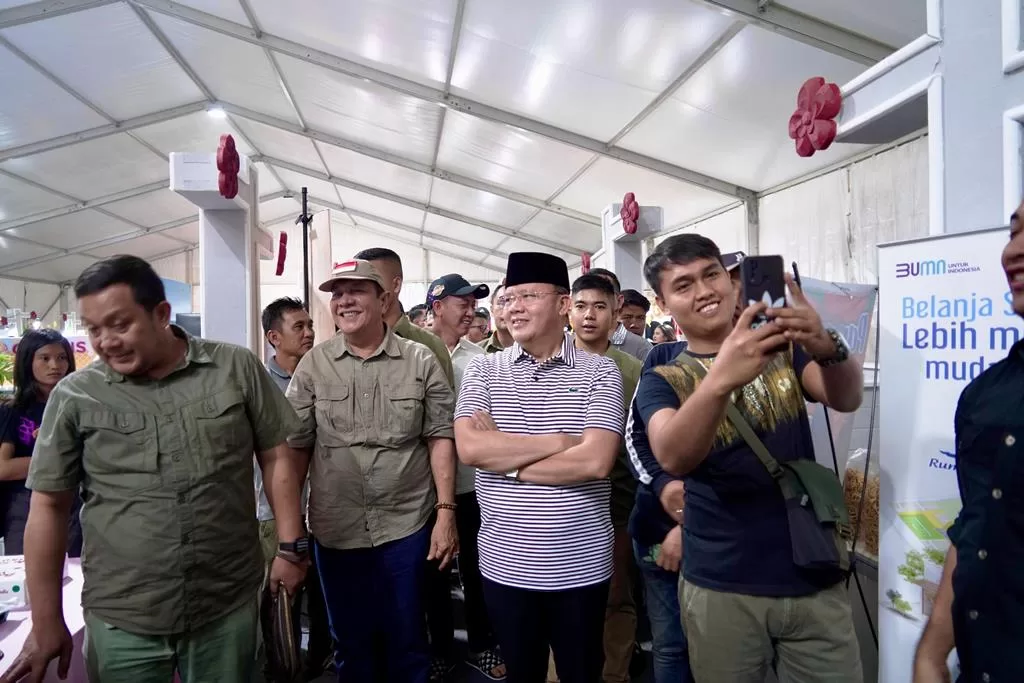 Gubernur Rohidin Ikut Berburu Jajanan di Festival Tabut 2024