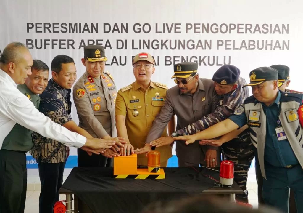 Gubernur Rohidin Mersyah Resmikan Pengoperasian Buffer Area di Pelabuhan Pulau Baai