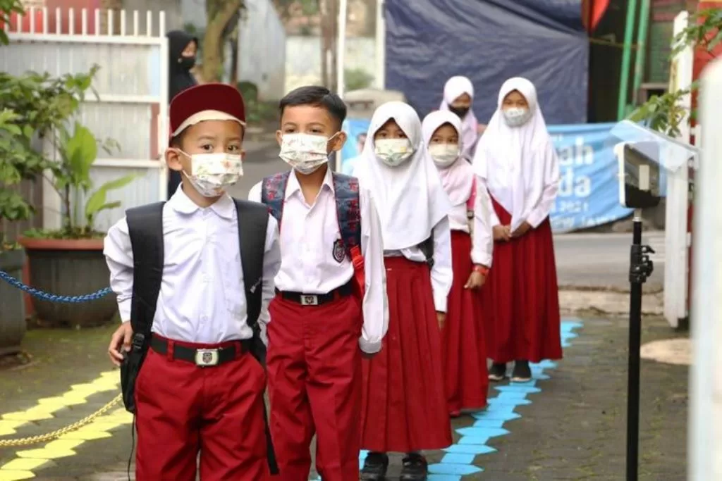 Mahalnya Pendidikan, Seragam Baju Sekolah Dasar Negeri di Bengkulu Capai Rp1,5 Juta