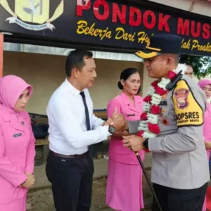 Suasana Pisah Sambut Kapolres Kaur Penuh Haru