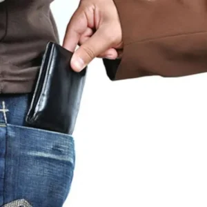 Tips Penting Menghindari Pencopetan Saat Berwisata ke Luar Negeri