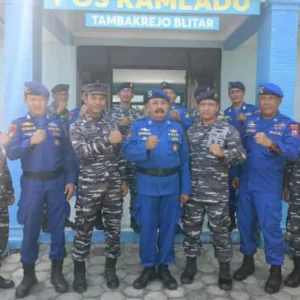 TNI AL Bersama PolAirud Gelar Pemantauan Wilayah Pesisir Kabupaten Blitar