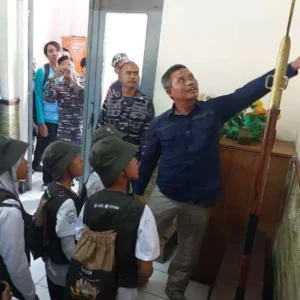 30 Anak-Anak SD Diajak Berwisata Sejarah Bareng Pj Wali Kota Tegal 30 Anak-Anak SD Diajak Berwisata Sejarah Bareng Pj Walikota Tegal