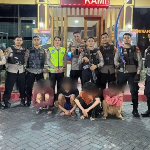 Diduga Mau Tawuran, 4 Remaja dan Sajam Diamankan Polisi Jelang Subuh