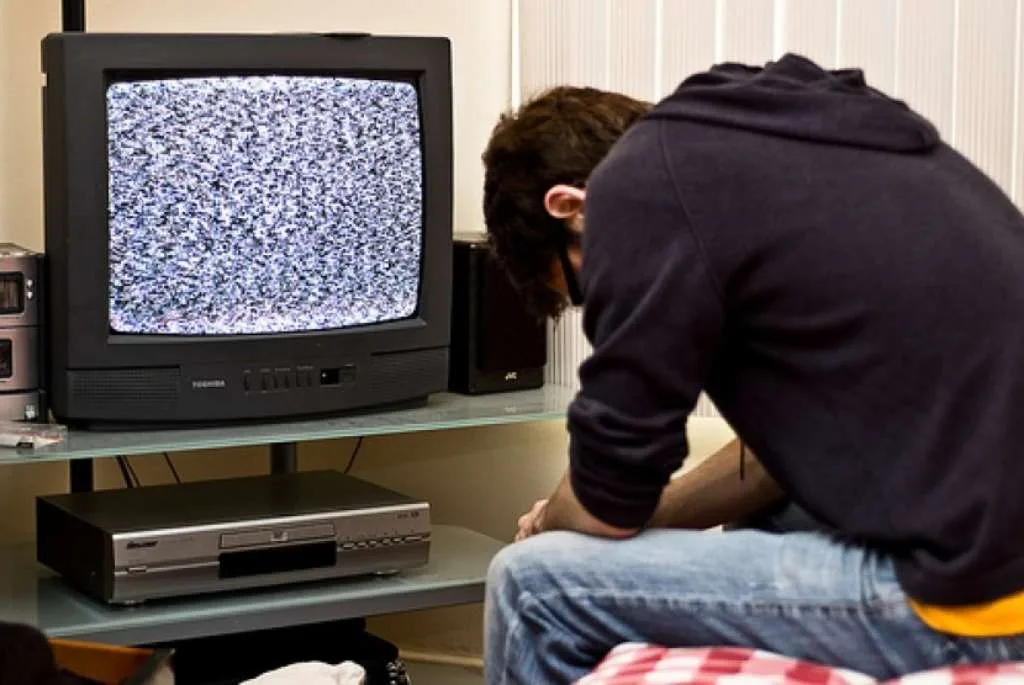Doyan Nonton TV? Hati-hati Rentan Terkena Penyakit Ini