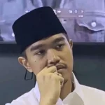 Kaesang Maju di Pilkada Jakarta, Begini Analisis Para Pengamat Politik Terkait Dugaan Jet Pribadi, Kaesang Pengarep Kunjungi KPK Dugaan Gratifikasi Kaesang, KPK Belum Juga Umumkan Hasil Analisis Putrinya Dihujat, Kaesang Tak Kuasa Tahan Air Mata