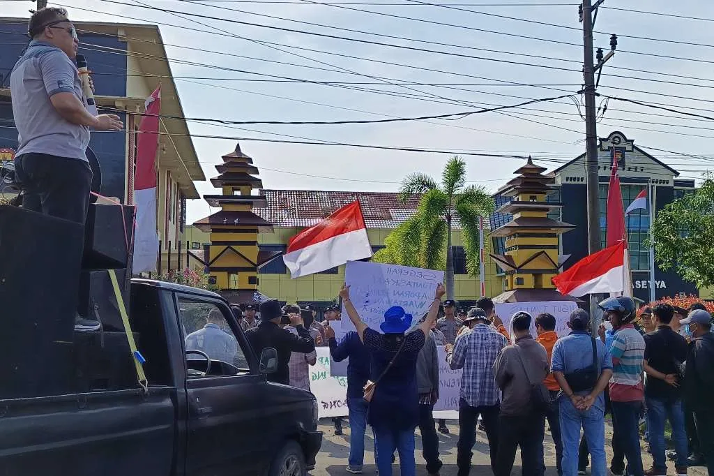 Kapolda Bengkulu Yang Baru Disambut Unjuk Rasa, Diminta Selesaikan PR Kapolda Lama