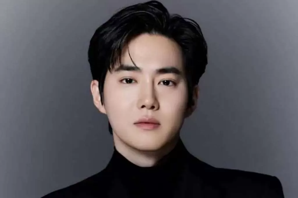 Momen Unik Saat Konser Solo di Jakarta, Suho EXO Coba Jengkol