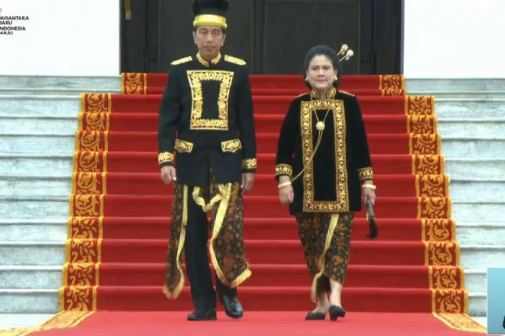 Peringatan HUT RI, Presiden Jokowi Kenakan Busana Adat Kustin dari Kalimantan Timur