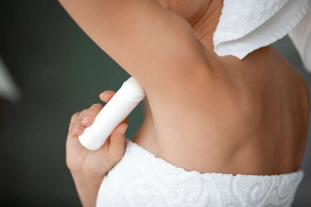 Rekomendasi Pilihan Deodoran Aman untuk Ibu Hamil, Cek di Sini 