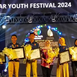 Rini Syarifah Kagum Dengan Acara Grand Show Blitar Youth Festival