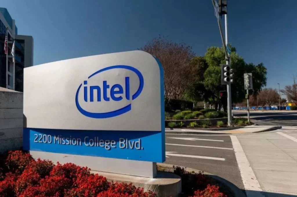 Tekan Biaya dan Restrukturisasi, Intel Rencanakan PHK 15.000 Karyawan