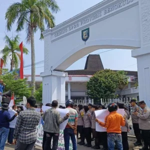 Unjuk Rasa di Depan DPRD Provinsi Bengkulu, Orator: Gudang Tikus-tikus Berdasi