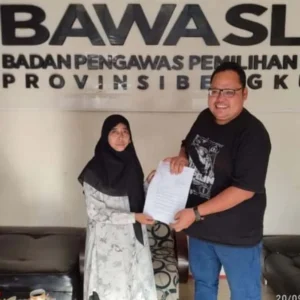 Bawaslu Kembali Terima Laporan Ratusan Kades Yang Hadiri Acara Helmi-Mian Bawaslu Kembali Terima Laporan Ratusan Kades Yang Hadiri Acara Helmi-Mian