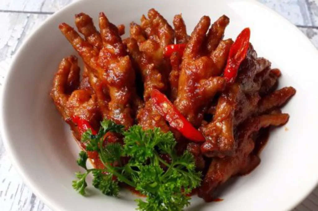 Doyan Makan Ceker Ayam? Perhatikan Berapa Banyak Konsumsi yang Aman
