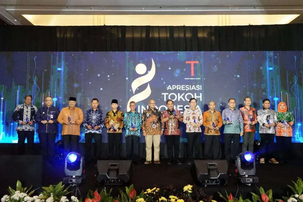 Gubernur Rohidin Terima Penghargaan Tempo untuk Pariwisata dan Budaya