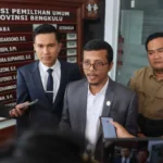 Jangan Mau Tertipu, Tim Hukum Romer: Pencalonan Rohidin Mersyah Sah