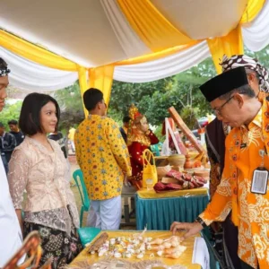 Nandar Munadi Apresiasi Gelar Karya P5 dan Bazar Kewirausahaan SMAN 7 Kota Bengkulu Nandar Munadi Apresiasi Gelar Karya P5 dan Bazar Kewirausahaan SMAN 7 Kota Bengkulu