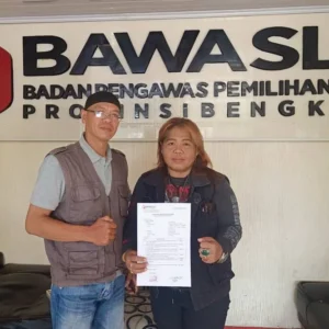 Ratusan Kades di Bengkulu Resmi Dilaporkan ke Bawaslu, Jevi: Kami Sayang Dengan Mereka Ratusan Kades di Bengkulu Resmi Dilaporkan ke Bawaslu, Jevi: Kami Sayang Dengan Mereka