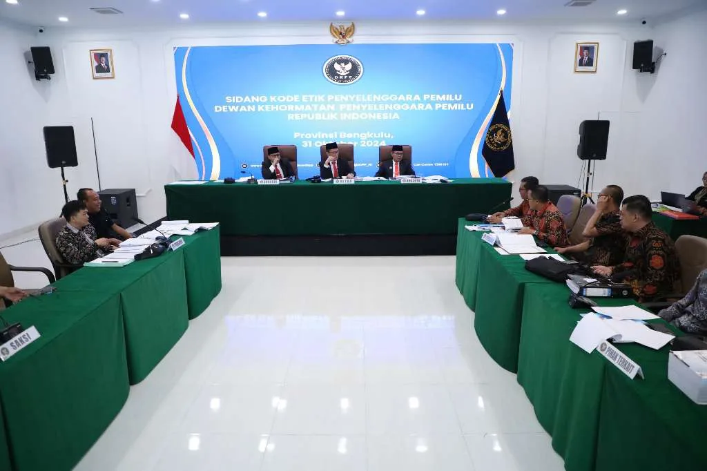 DKPP Periksa Ketua dan Anggota Bawaslu Provinsi Bengkulu Terkait Penanganan Laporan