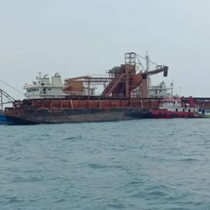 Dua Kapal Penyedot Pasir Laut Ilegal Ditangkap di Batam