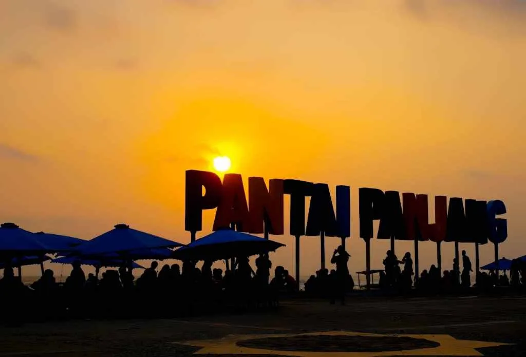 Mau Tau Kenapa Pantai Panjang Gelap?, Ternyata Begini