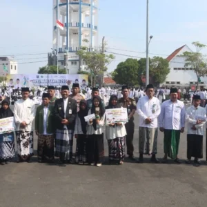 Pj Wali Kota Tegal Ajak Masyarakat Teladani Peran Santri Dalam Membangun Negeri Pj Wali Kota Tegal Ajak Masyarakat Teladani Peran Santri Dalam Membangun Negeri