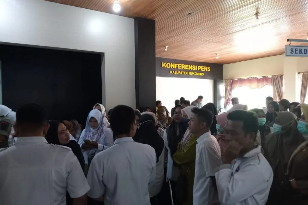 Puskesmas Lubuk Pinang Jadi Prioritas, Ratusan Honorer Nakes 16 Kecamatan Pertanyakan Soal Ini
