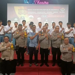Sasar Pelajar, Kapolsek Tegal Timur Sosialisasikan Penerimaan Anggota Polri Sasar Pelajar, Kapolsek Tegal Timur Sosialisasikan Penerimaan Anggota Polri