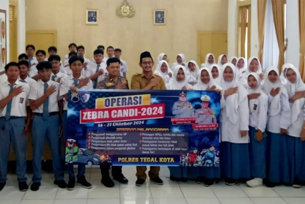 Sasar Pelajar, Polisi Sosialisasikan Operasi Zebra Candi di Kota Tegal
