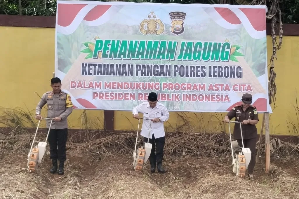 Dukung Program Ketahanan Pangan, Polres Lebong Tanam Jagung