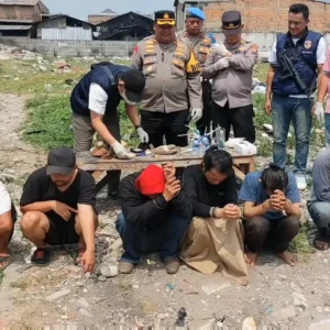 Kampung Boncos Kembali Digrebek, Polisi Temukan Sabu, Ganja, dan Sajam