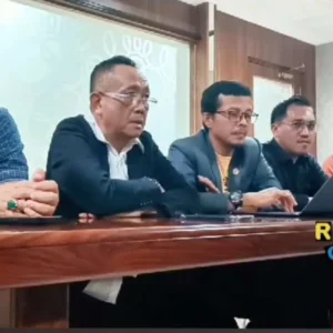 Kental Nuansa Politik, Tim Hukum Rohidin-Meriani Akan Praperadilankan KPK Kental Nuansa Politik, Tim Hukum Rohidin-Meriani Akan Praperadilankan KPK