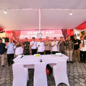 KPU, Bawaslu, Polri, PPK hingga PPS Gelar Simulasi Pilkada 2024 di GOR Tanjung Duren Jakbar