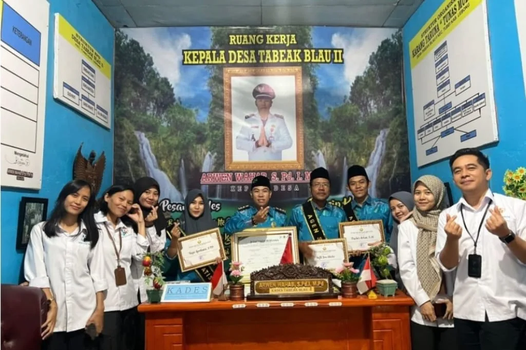 Terpilih Sebagai Desa Cantik, Desa Tabeak Blau II dianugerahi Website Desa