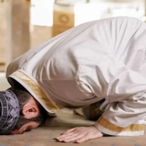 Membatalkan Salat Saat Bencana Alam? Ini Pandangan Islam