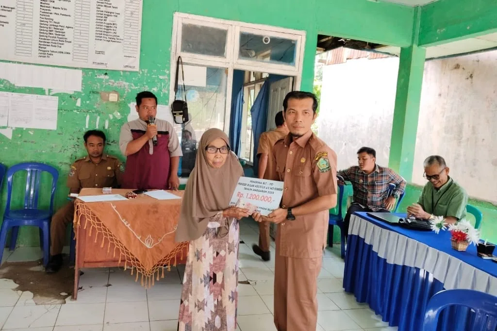 Pemdes Air Kopras Salurkan BLT-DD Untuk 47 KPM