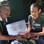Salurkan BLT-DD, Kades Ketenong I harap Bisa Membantu Perekonomian Penerima