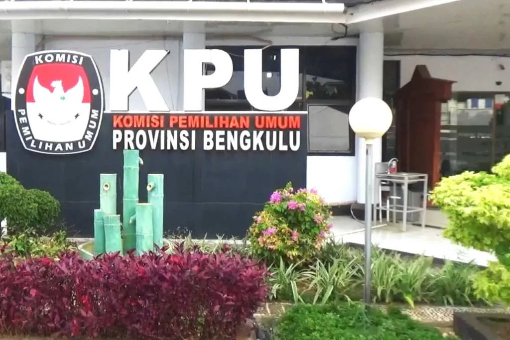 Sekjen Laskar Merah Putih: Surat Edaran KPU Bengkulu Pembunuhan Karakter Sekjen Laskar Merah Putih: Surat Edaran KPU Pembunuhan Karakter Umumkan Status Tersangka Calon Gubernur, KPU Provinsi Bengkulu Terbukti Langgar Aturan