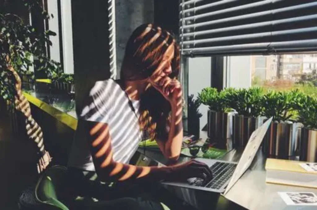 Mengapa Krisis Karier Puncak di Usia 40-an?