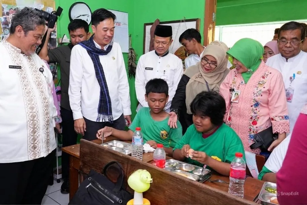 Anggota DPRD Jakarta Tinjau Program Makan Bergizi Gratis di SLBN 5 Slipi Jakbar