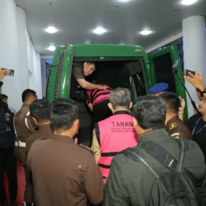 Kejagung Tahan 9 Tersangka Kasus Korupsi Impor Gula 