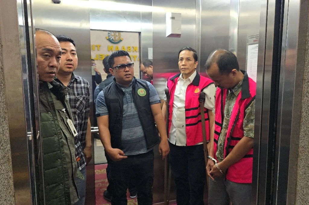 Kepala Dinas Nakertrans Provinsi Sumatra Selatan Kena OTT