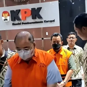 KPK Tahan 2 Tersangka Kasus Korupsi di Lingkungan Pemkot Semarang KPK Tahan 2 Tersangka Kasus Korupsi di Lingkungan Pemkot Semarang