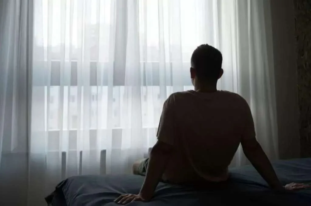 Mengapa Beberapa Orang Cenderung Menutup Diri Saat Menghadapi Masalah?