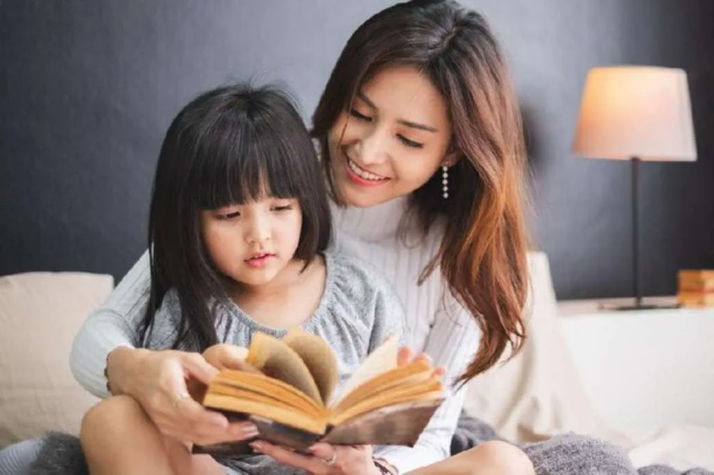 Mengapa Membacakan Dongeng Penting untuk Anak?, Ternyata Ini Alasannya